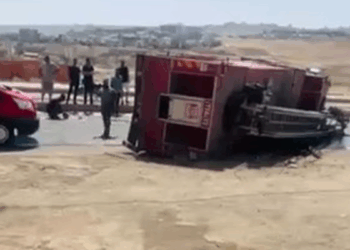 Yangına giden itfaiye aracı devrildi: 5 yaralı