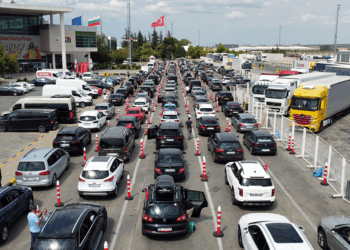 Yaz tatillerini Türkiye'de geçiren gurbetçiler dönüş yolunda