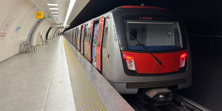 Ankara Metrosu'nun "Dikkat! kapılar kapanıyor!" senfonisi
