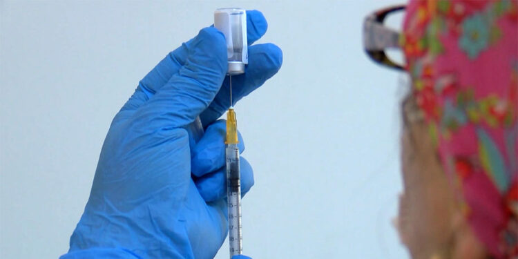 HPV aşısı erkek-kadın fark etmeksizin herkesi koruyor