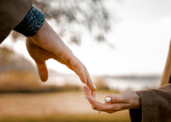 Gerçek sevgi katlanmayı gerektirmez