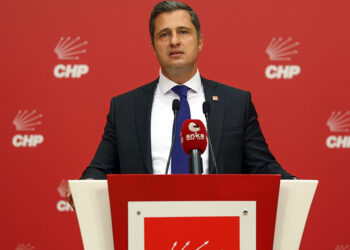 Milyonlar açlık sınırı altında yaşıyorken o koltuklarda oturamazsınız