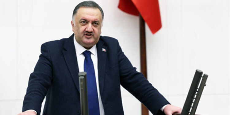 Göz göre göre gelen çöküş durdurulmalı