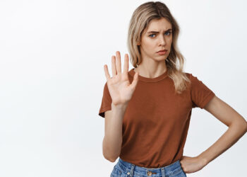 Çocuklukta öğretilen yanlış mesajlar: “Hayır” diyemeyen nesiller