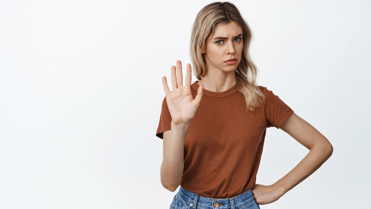 Çocuklukta öğretilen yanlış mesajlar: “Hayır” diyemeyen nesiller