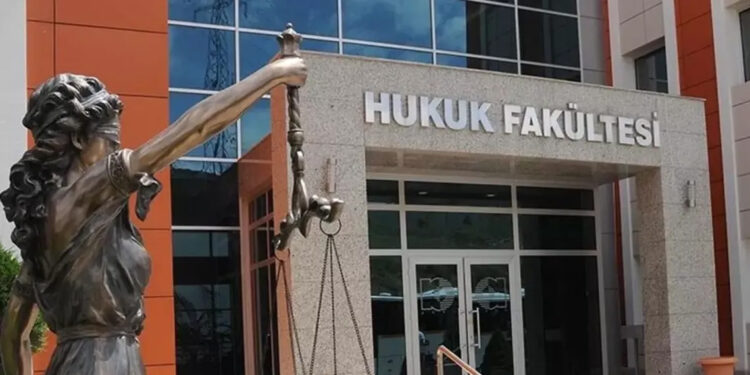 Hukuk fakültesi baraj puanı değişti