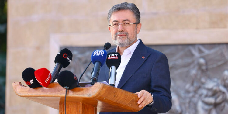 Bölgedeki şehitliklerimiz yangından etkilenmedi