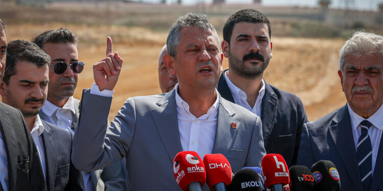 Ya içeriye tıkıl ya AK Parti'ye katıl