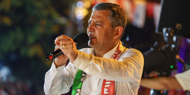 Topuklayan efeye yazıklar olsun