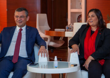 Özlem Çerçioğlu CHP'den istifa etti
