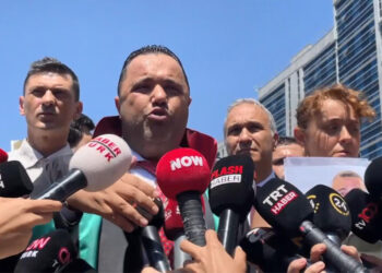 Rezan Epözdemir gözaltına alındı