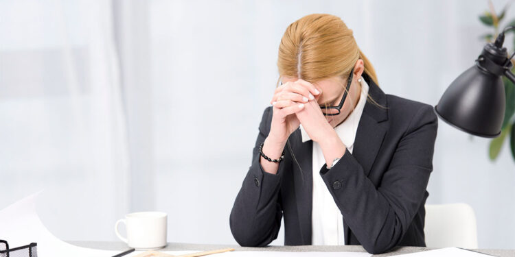 Kendinizi değersiz hissetmenizin asıl sebepleri