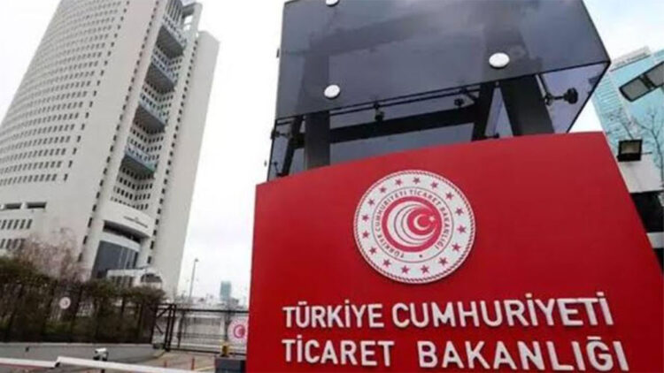 Ticaret Bakanlığı'ndan 'domateslerin çöpe dökülmesi' ile ilgili açıklama