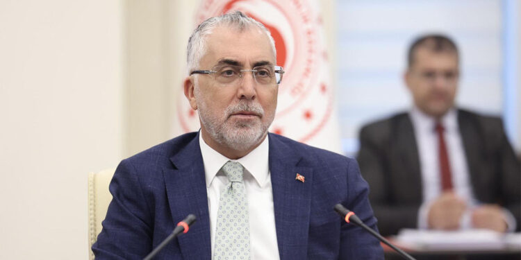 Bakan Işıkhan, 8'inci Dönem Toplu Sözleşme görüşmelerinde eğitimcilerle buluştu