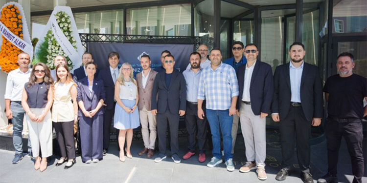 İzmir Türkiye'nin büyüme rotasında stratejik noktada