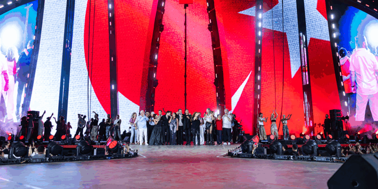 ‘Rüya Gibi Bir Gece’de birçok ünlü sanatçı sahne aldı