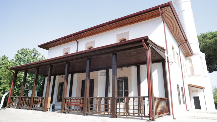 10 tarihi caminin bakım ve onarım çalışmaları tamamlandı