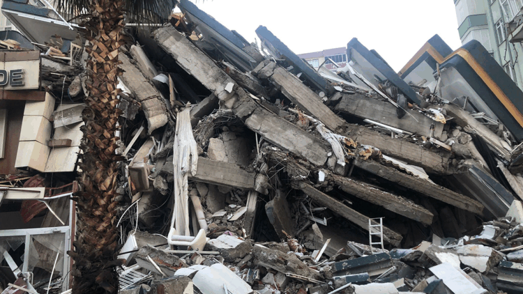 19 kişinin hayatını kaybettiği Fazilet Apartmanı davasında mütalaa istendi