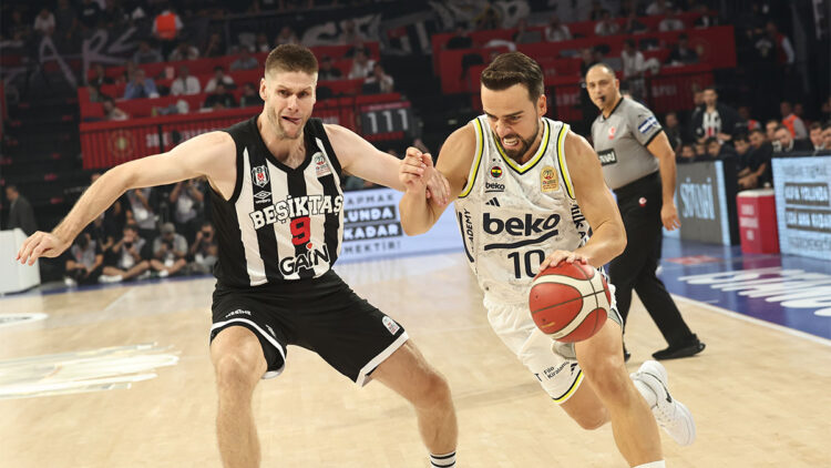 Fenerbahçe Beko kupasını aldı