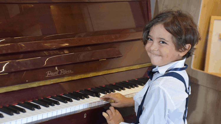 6 yaşındaki Yusuf'un piyano yeteneği