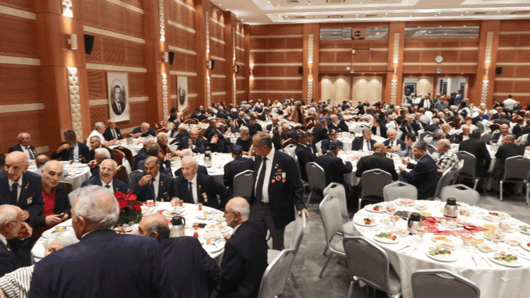 AK Parti'den şehit aileleri ve gaziler için kahvaltı programı