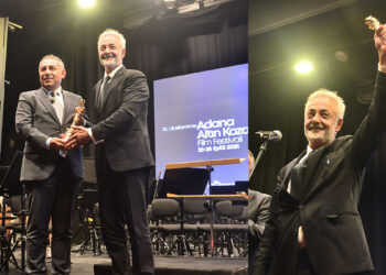 Uluslararası Adana Altın Koza Film Festivali'nde Onur Ödülü Mehmet Aslantuğ'a verildi