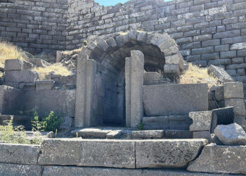 Assos Ören Yeri'ndeki anıt mezar restore edilecek