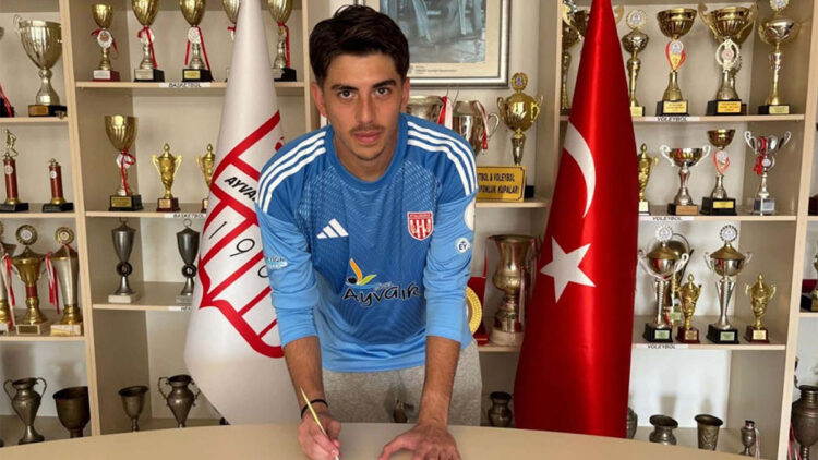 Ayvalıkgücü kaleci Bartu Dinç ile sözleşme imzaladı