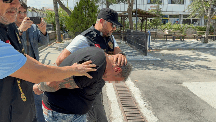 Afyonkarahisar Valisi'ne hakaretten 1 gözaltı