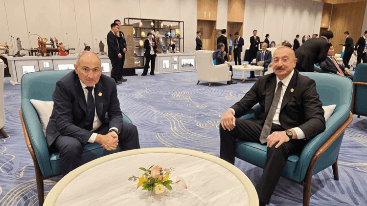 Aliyev ve Paşinyan, Çin’de bir araya geldi