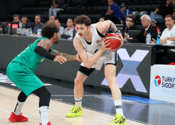 Anadolu Efes, Esenler Erokspor'u 90-76 mağlup etti