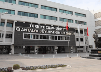 Antalya'daki rüşvet operasyonunda 14 şüpheli adliyeye sevk edildi