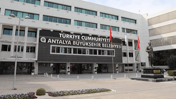 Antalya'daki rüşvet operasyonunda 14 şüpheli adliyeye sevk edildi