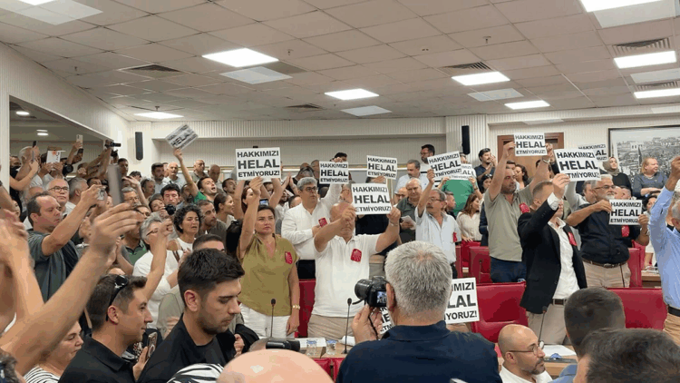 Aydın Büyükşehir Belediye Meclisi toplantısında gerginlik; salona polis girdi