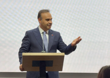 Türkiye güçlendikçe insanlık ailesinin geleceği aydınlık olacak