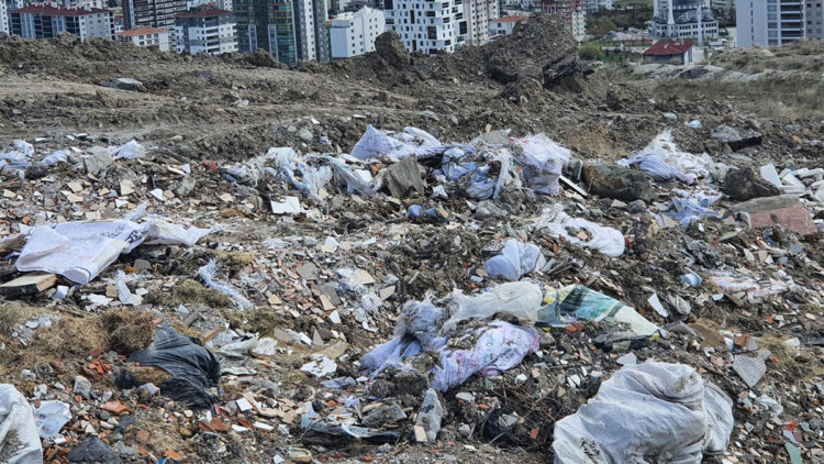 Etimesgut Belediyesi'ne açık alana bırakılan atıklar nedeniyle para cezası uygulandı