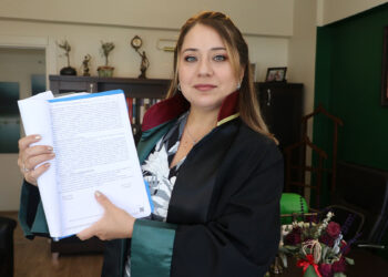 Balayı tatil turu iptal edilen avukat gelin iade edilen paranın döviz kur farkını aldı
