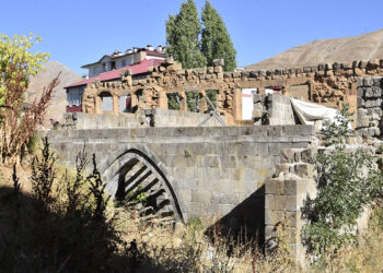 Bitlis'te tarihi-sivil mimari için de restorasyon çalışması başlatıldı