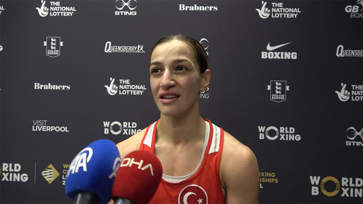 Dünya Boks Şampiyonası'nda Buse Naz Çakıroğlu yarı finale yükseldi