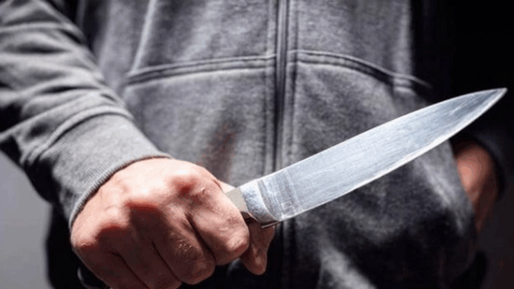 Baba, tartıştığı 16 yaşındaki oğlunu bıçakla ağır yaraladı