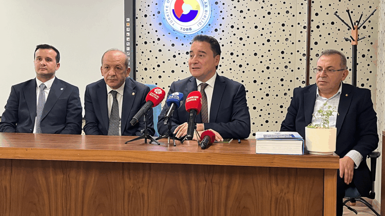 Babacan, Çankırı Ticaret ve Sanayi Odası'nı ziyaret etti