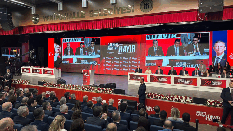 CHP 22'nci Olağanüstü Kurultayı başladı