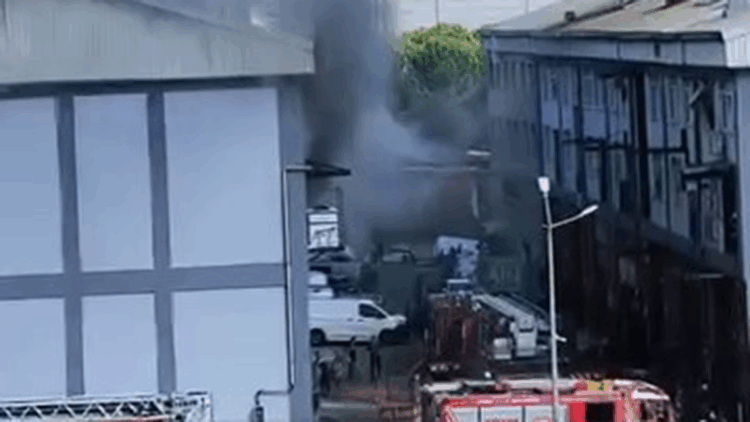 Başakşehir'de sanayi sitesinde yangın