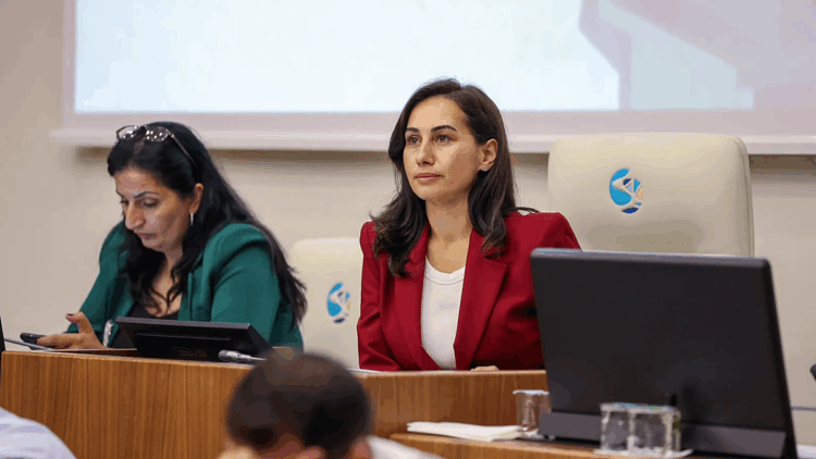 Beykoz Belediye Başkanvekili Özlem Vural Gürzel, Ak Parti'ye katıldı