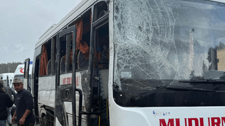 Bolu'da 3 araç çarpıştı; 10 yaralı