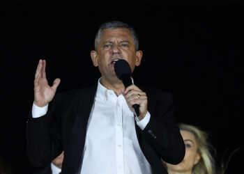 Bayrampaşa Belediyesi'ne çökmek istiyorlar