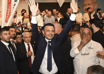 CHP İstanbul Kongresi iptal edildi: Özgür Çelik ve yönetim görevden alındı