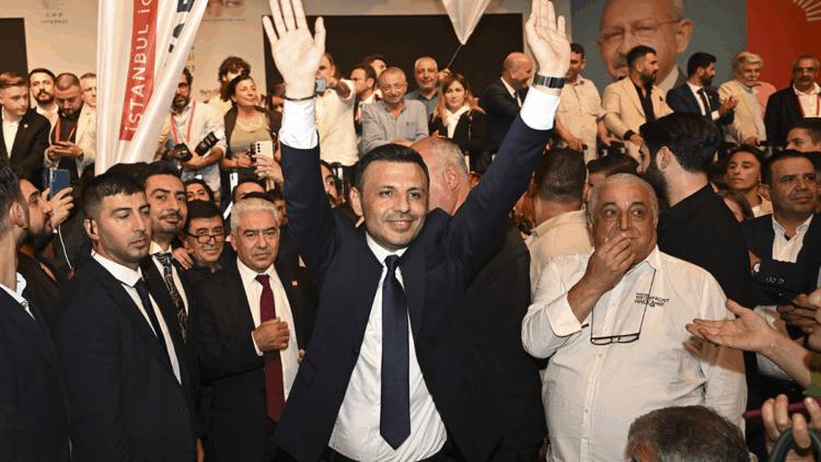 CHP İstanbul Kongresi iptal edildi: Özgür Çelik ve yönetim görevden alındı