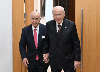 CHP eski Genel Başkanı Hikmet Çetin, Bahçeli'yi ziyaret etti