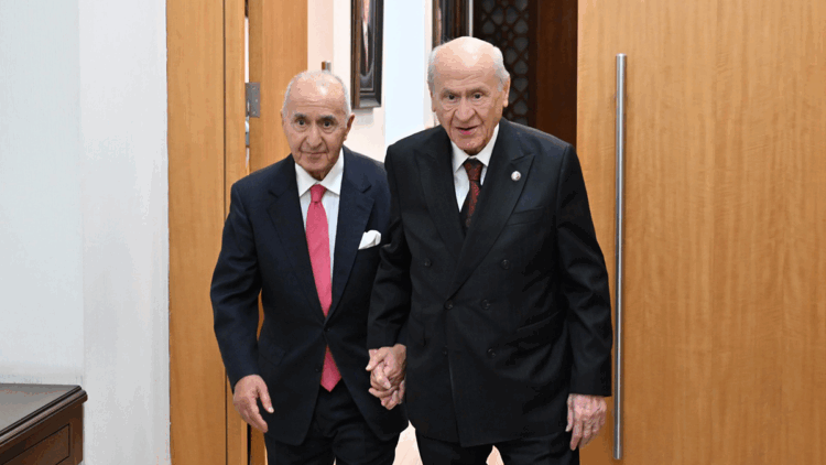 CHP eski Genel Başkanı Hikmet Çetin, Bahçeli'yi ziyaret etti